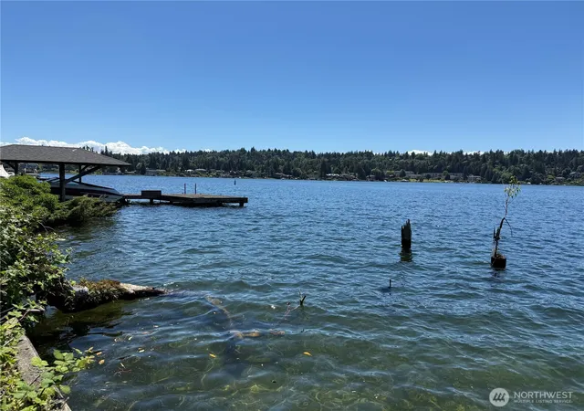 Photo 4 of Single family home for sale at 2521 103 Avenue SE, Bellevue, WA 98004 | MLS# NWM2522984 | Listing updated on 2026-09-21