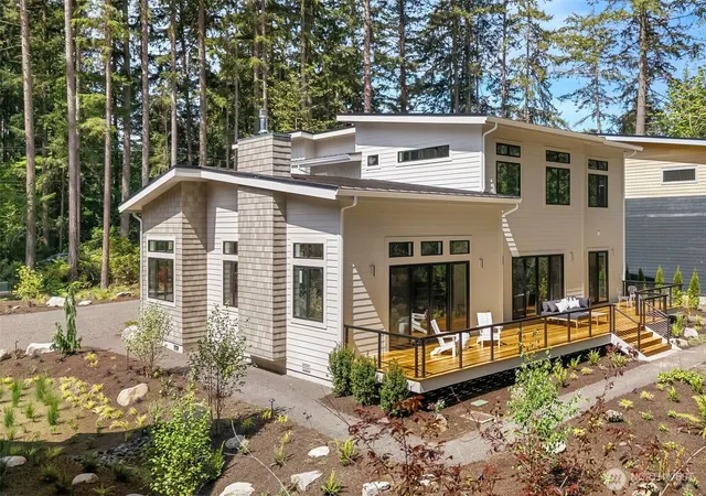 Photo 2 of Single family home for sale at 13982 Manzanita Rd NE, Bainbridge Island, WA 98110 | MLS# NWM2523043 | Listing updated on 2026-09-21