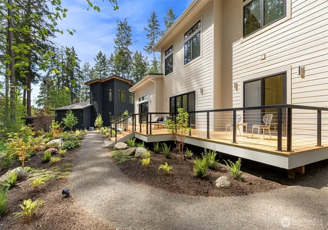 Photo 3 of Single family home for sale at 13982 Manzanita Rd NE, Bainbridge Island, WA 98110 | MLS# NWM2523043 | Listing updated on 2026-09-21