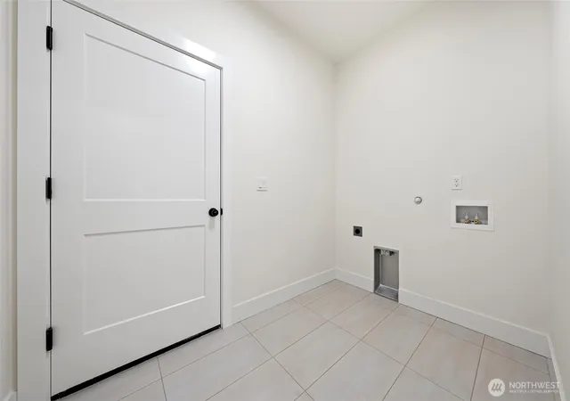 Photo 3 of Sale Pending at 701 Over St Ne, Quincy, WA 98848 | MLS# NWM2523093 | Listing updated on 2026-09-25