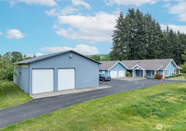 Photo 3 of Single family home for sale at 2716 Foron Rd, Centralia, WA 98531 | MLS# NWM2523100 | Listing updated on 2026-09-25