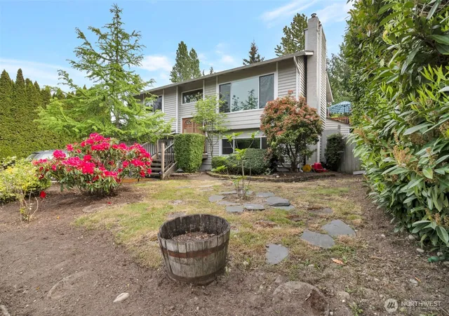 Photo 3 of Single family home for sale at 608 91st Southwest, Everett, WA 98204 | MLS# NWM2523101 | Listing updated on 2026-10-01