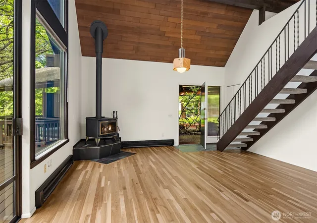 Photo 4 of Single family home for sale at 5709 80th Avenue SE, Mercer Island, WA 98040 | MLS# NWM2523138 | Listing updated on 2026-10-02