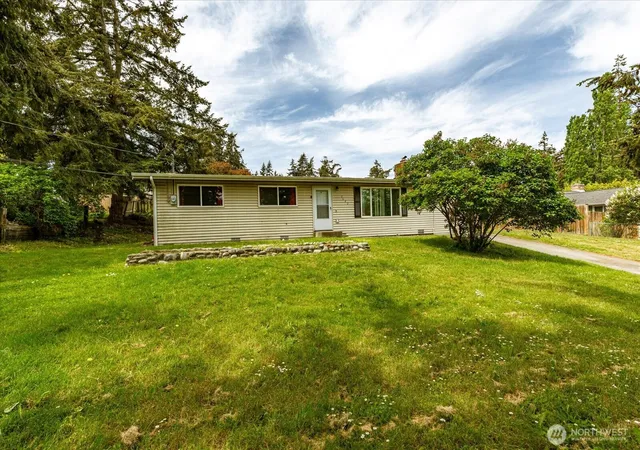 Photo 2 of Sale Pending at 2642 Olympic Dr, Oak Harbor, WA 98277 | MLS# NWM2523183 | Listing updated on 2026-09-29