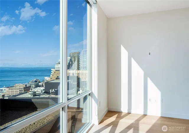 Photo 2 of Condo for sale at 121 Stewart St #1605, Seattle, WA 98101 | MLS# NWM2523221 | Listing updated on 2026-09-21