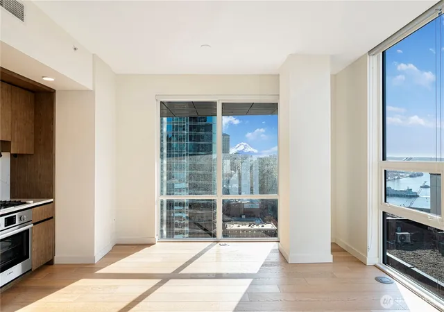 Photo 3 of Condo for sale at 121 Stewart St #1605, Seattle, WA 98101 | MLS# NWM2523221 | Listing updated on 2026-09-21