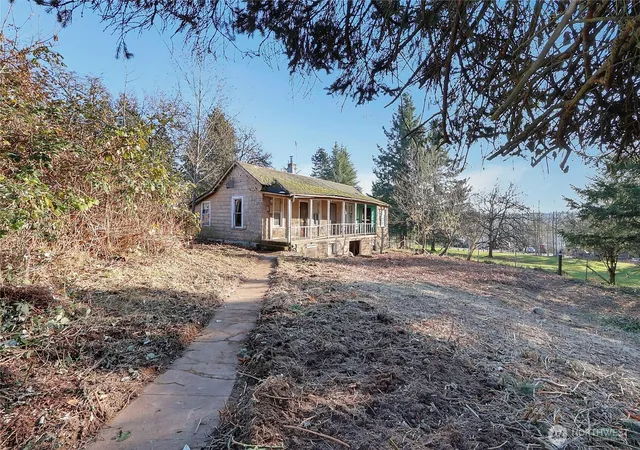 Photo 2 of Single family home for sale at 32910 5th Avenue, Black Diamond, WA 98010 | MLS# NWM2523244 | Listing updated on 2026-09-23