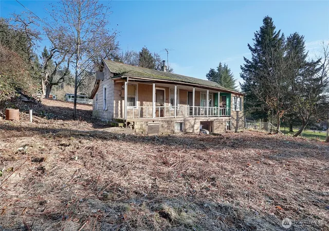 Photo 3 of Single family home for sale at 32910 5th Avenue, Black Diamond, WA 98010 | MLS# NWM2523244 | Listing updated on 2026-09-23
