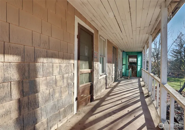 Photo 4 of Single family home for sale at 32910 5th Avenue, Black Diamond, WA 98010 | MLS# NWM2523244 | Listing updated on 2026-09-23