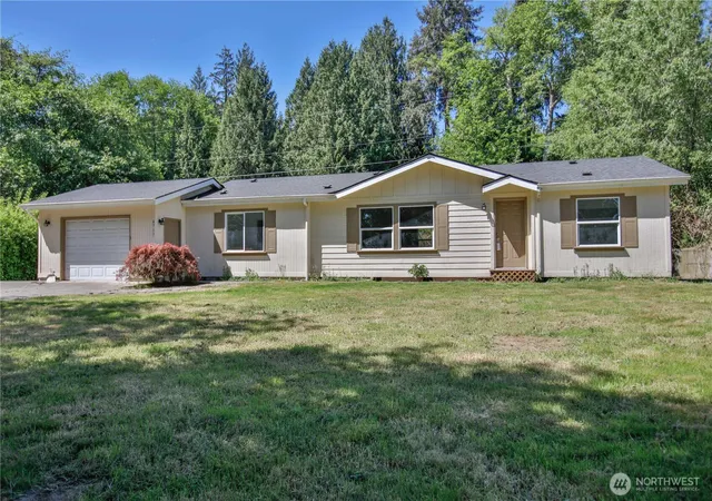 Photo 1 of Sale Pending at 4717 Hansen Dr, Clinton, WA 98236 | MLS# NWM2523260 | Listing updated on 2026-09-25