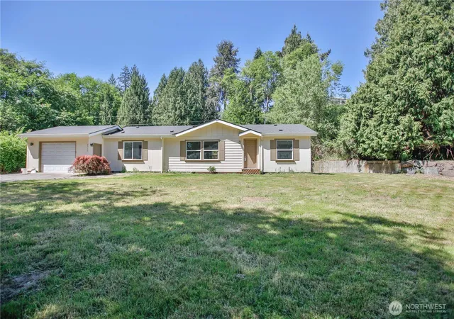 Photo 2 of Sale Pending at 4717 Hansen Dr, Clinton, WA 98236 | MLS# NWM2523260 | Listing updated on 2026-09-25
