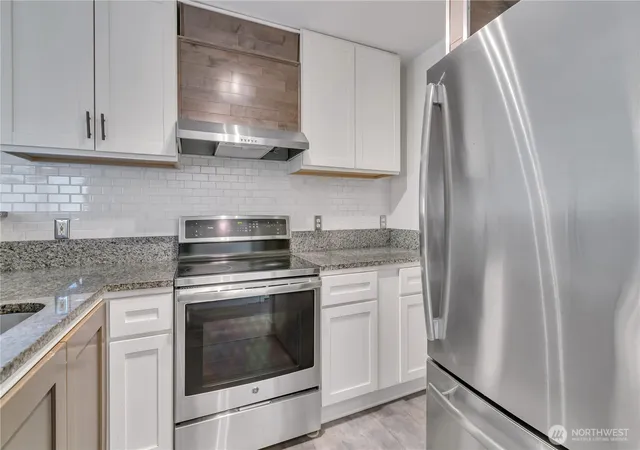 Photo 4 of Townhouse for sale at 1525 S G St, Tacoma, WA 98405 | MLS# NWM2523359 | Listing updated on 2026-09-21