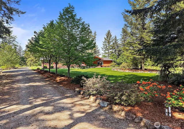 Photo 2 of Single family home for sale at 32818 174th Place Se, Auburn, WA 98092 | MLS# NWM2523375 | Listing updated on 2026-10-09