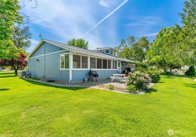 Photo 3 of Single family home for sale at 32 Midland Rd, Brewster, WA 98812 | MLS# NWM2523384 | Listing updated on 2026-09-21
