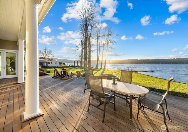 Photo 3 of Mansion for sale at 649 E Lake Sammamish Pkwy Se, Sammamish, WA 98074 | MLS# NWM2523400 | Listing updated on 2026-10-01