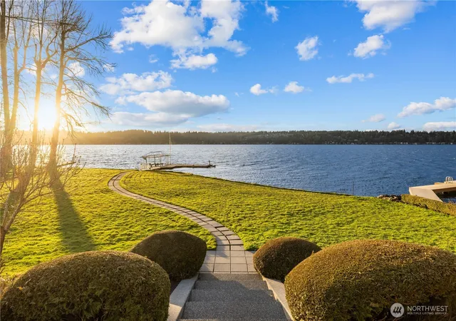 Photo 3 of Single family home for sale at 649 E Lake Sammamish Pkwy SE, Sammamish, WA 98074 | MLS# NWM2523400 | Listing updated on 2026-10-01