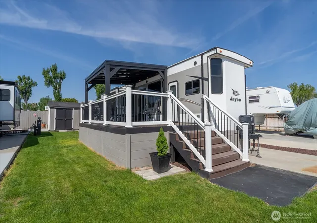 Photo 2 of Manufactured home for sale at 7037 Highway 262 #2, Othello, WA 99344 | MLS# NWM2523404 | Listing updated on 2026-09-21