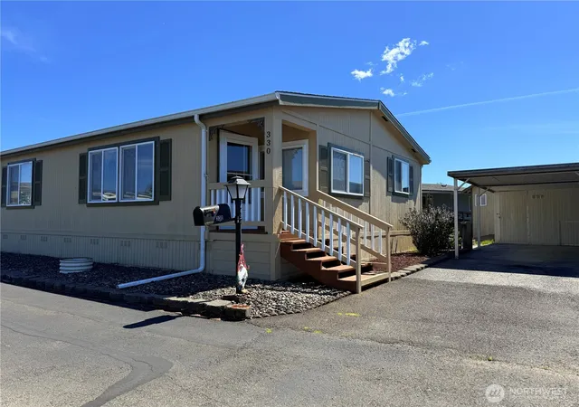 Manufactured home for sale at 330 Carefree Cir, Aberdeen, WA 98520 | MLS# NWM2523410