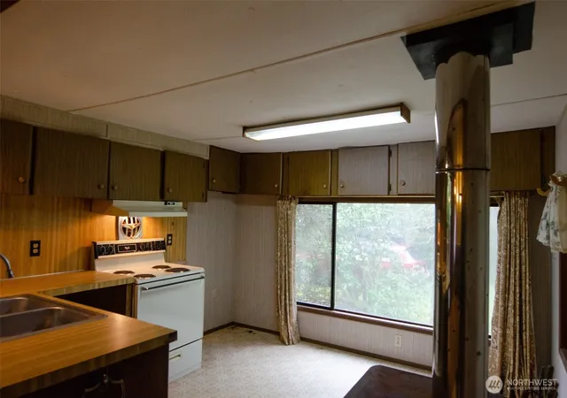 Photo 4 of Sale Pending at 58258 State Route 20, Rockport, WA 98283 | MLS# NWM2523422 | Listing updated on 2026-09-28