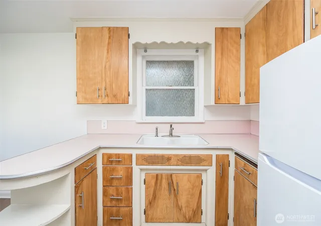 Photo 3 of Single family home for sale at 6521 S Park Ave, Tacoma, WA 98408 | MLS# NWM2523425 | Listing updated on 2026-09-21