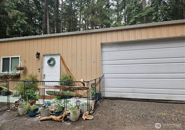 Photo 1 of Single family home for sale at 11 N Hamma Dr W, Hoodsport, WA 98548 | MLS# NWM2523440 | Listing updated on 2026-09-21