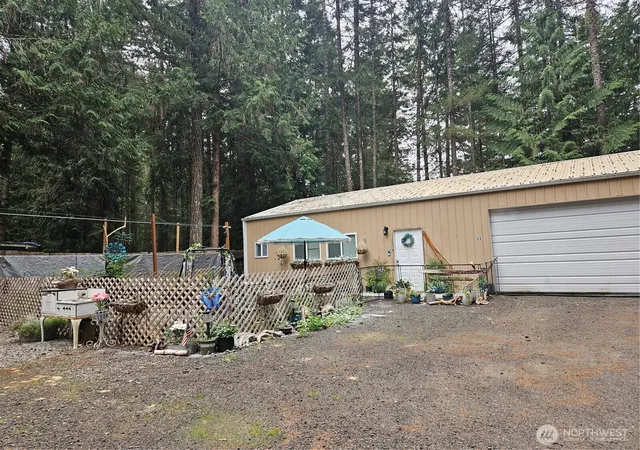 Photo 2 of Single family home for sale at 11 N Hamma Dr W, Hoodsport, WA 98548 | MLS# NWM2523440 | Listing updated on 2026-09-21