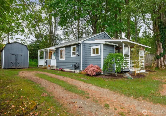 Photo 3 of Single family home for sale at 15504 25th Avenue Ne, Shoreline, WA 98155 | MLS# NWM2523544 | Listing updated on 2026-07-23