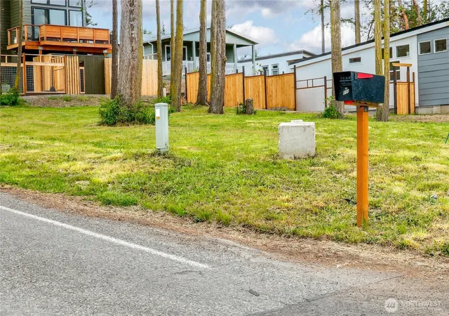 Photo 2 of Land for sale at 1015 Gise St, Port Townsend, WA 98368 | MLS# NWM2523559 | Listing updated on 2026-09-22