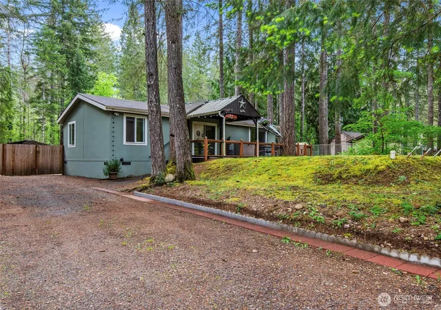 Photo 2 of Single family home for sale at 30 N Carp Pl, Hoodsport, WA 98548 | MLS# NWM2523599 | Listing updated on 2026-09-21