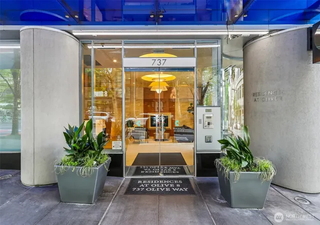 Photo 2 of Condo for sale at 737 Olive Way #3701, Seattle, WA 98101 | MLS# NWM2523625 | Listing updated on 2026-09-21