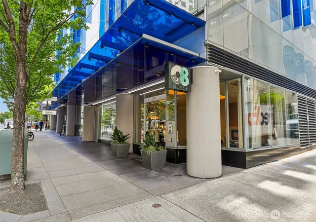 Photo 3 of Condo for sale at 737 Olive Way #3701, Seattle, WA 98101 | MLS# NWM2523625 | Listing updated on 2026-09-21