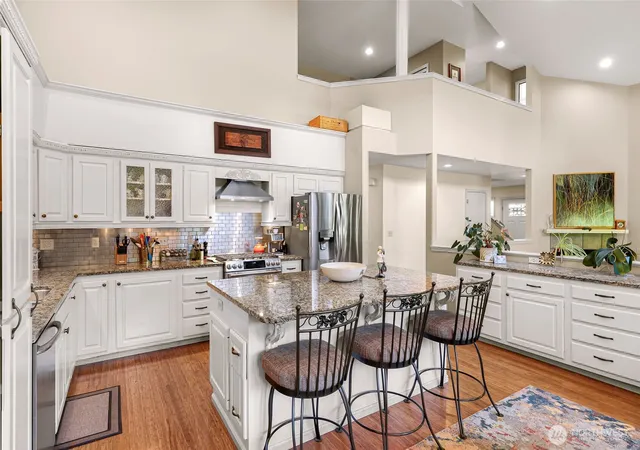 Photo 4 of Single family home for sale at 6874 Golf View Dr, Lynden, WA 98264 | MLS# NWM2523626 | Listing updated on 2026-09-21