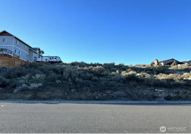 Photo 3 of Land for sale at 0 Vue Crst Rd NW, Ephrata, WA 98823 | MLS# NWM2523627 | Listing updated on 2026-09-21