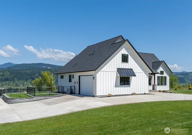 Photo 2 of Single family home for sale at 158 Breezy Ln, Mossyrock, WA 98564 | MLS# NWM2523639 | Listing updated on 2026-09-24