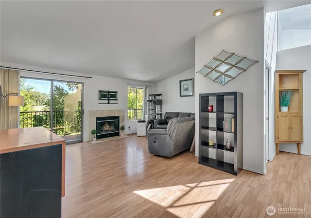 Photo 4 of Townhouse for sale at 1808 Maple Ln #79, Kent, WA 98030 | MLS# NWM2523803 | Listing updated on 2026-09-21