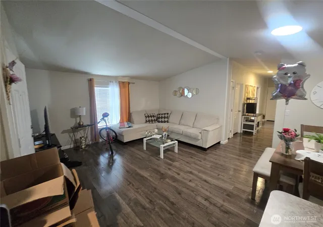 Photo 4 of Manufactured home for sale at 10302 Lakeview Ave SW #25, Lakewood, WA 98499 | MLS# NWM2523845 | Listing updated on 2026-09-21