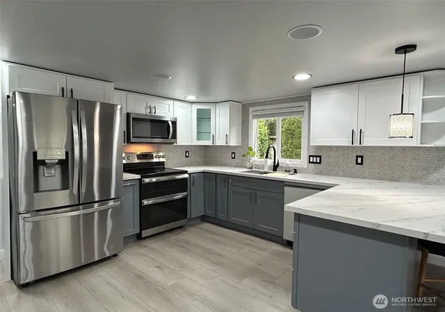 Photo 2 of Manufactured home for sale at 6200 Fair Oaks Rd Se #32, Olympia, WA 98513 | MLS# NWM2523848 | Listing updated on 2026-09-21