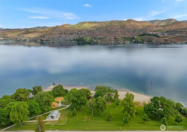 Photo 1 of Condo for sale at 113 E Center St #A3, Chelan, WA 98816 | MLS# NWM2523887 | Listing updated on 2026-09-21