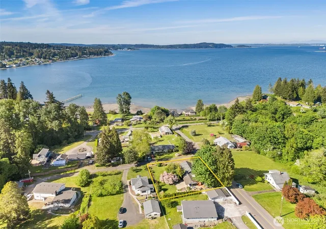 Photo 3 of Sale Pending at 3028 Arvick Rd Se, Port Orchard, WA 98366 | MLS# NWM2523894 | Listing updated on 2026-10-01