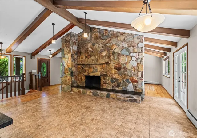 Photo 3 of Sale Pending at 1 Beach Ln Sw, Lakewood, WA 98498 | MLS# NWM2523912 | Listing updated on 2026-09-25