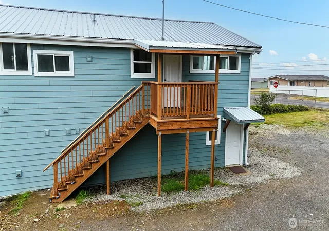 Photo 3 of Single family home for sale at 42 N 1st Street, Pacific Beach, WA 98571 | MLS# NWM2523928 | Listing updated on 2026-09-21