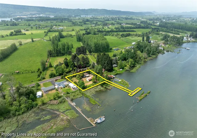 Photo 4 of Single family home for sale at 369 E Birnie Slough Rd, Cathlamet, WA 98612 | MLS# NWM2523954 | Listing updated on 2026-09-21