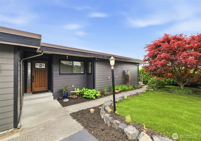 Photo 2 of Single family home for sale at 5578 Broad View Ave Ne, Tacoma, WA 98422 | MLS# NWM2524008 | Listing updated on 2026-09-23