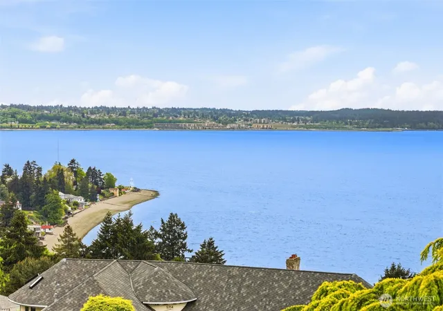 Photo 3 of Single family home for sale at 5578 Broad View Ave Ne, Tacoma, WA 98422 | MLS# NWM2524008 | Listing updated on 2026-09-23