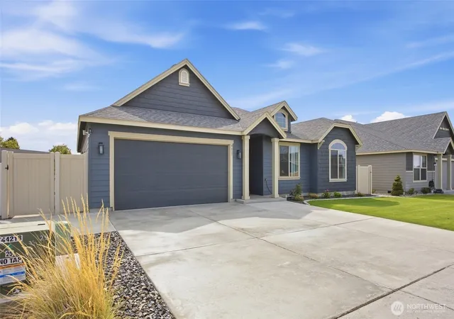 Photo 3 of Sale Pending at 4617 E Junco St, Moses Lake, WA 98837 | MLS# NWM2524022 | Listing updated on 2026-10-01