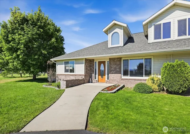 Photo 3 of Single family home for sale at 221 Shane Porter Rd, Walla Walla, WA 99362 | MLS# NWM2524063 | Listing updated on 2026-10-01