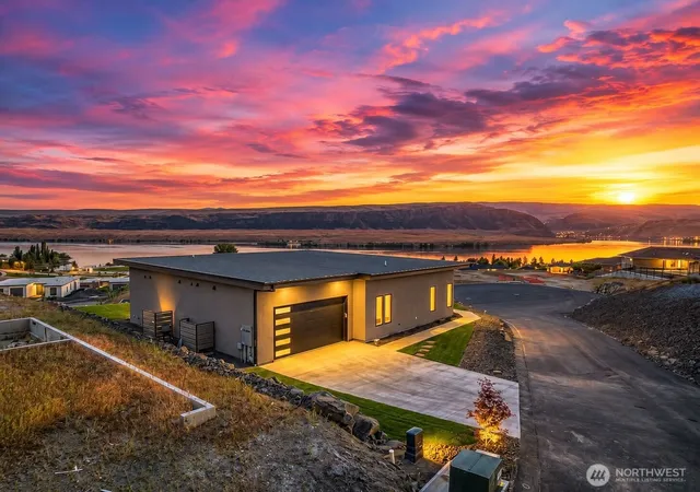 Photo 1 of Single family home for sale at 23339 Nw Spur Ln, Quincy, WA 98848 | MLS# NWM2524073 | Listing updated on 2026-10-01