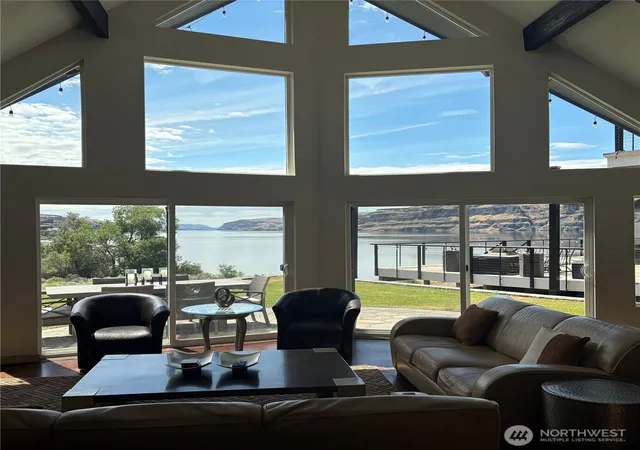 Photo 1 of Single family home for sale at 25053 Sw Wanapum St, Quincy, WA 98848 | MLS# NWM2524120 | Listing updated on 2026-09-21