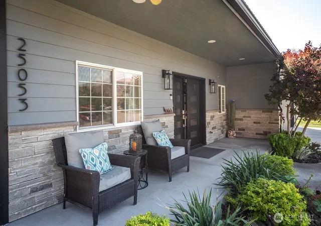 Photo 3 of Single family home for sale at 25053 Sw Wanapum St, Quincy, WA 98848 | MLS# NWM2524120 | Listing updated on 2026-09-21