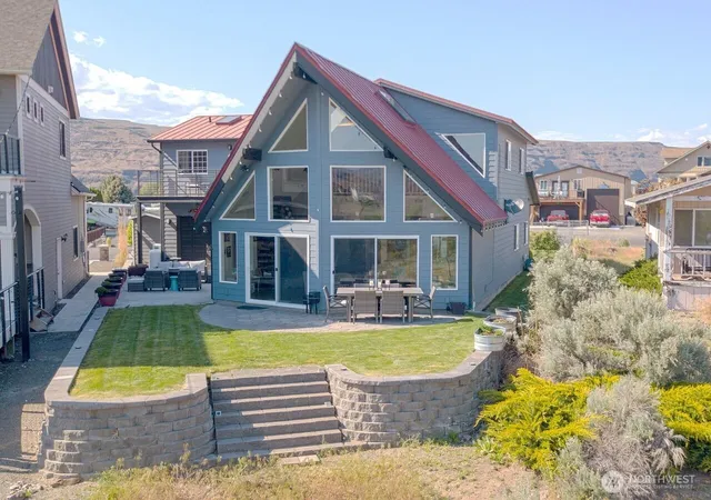 Photo 3 of Single family home for sale at 25053 SW Wanapum St, Quincy, WA 98848 | MLS# NWM2524120 | Listing updated on 2026-09-21